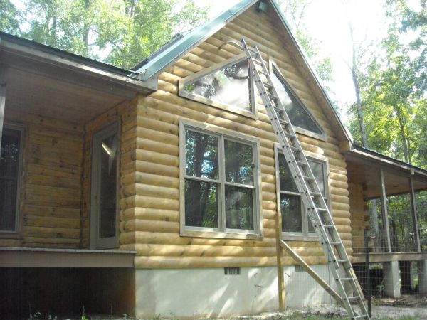 Side of cabin After